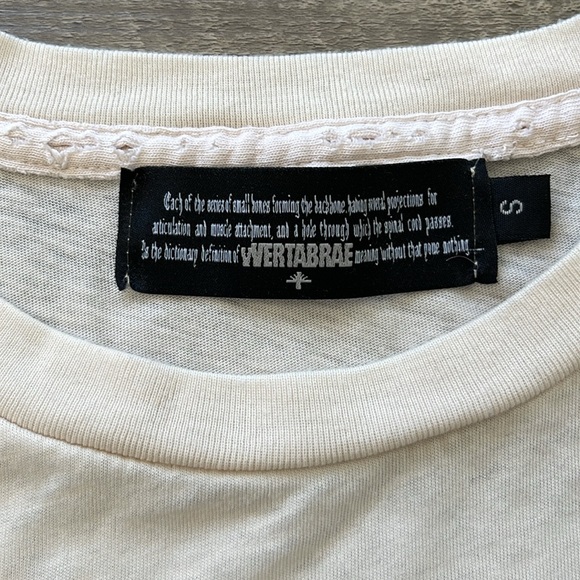 Vertabrae Naked lady tshirt - Picture 3 of 3